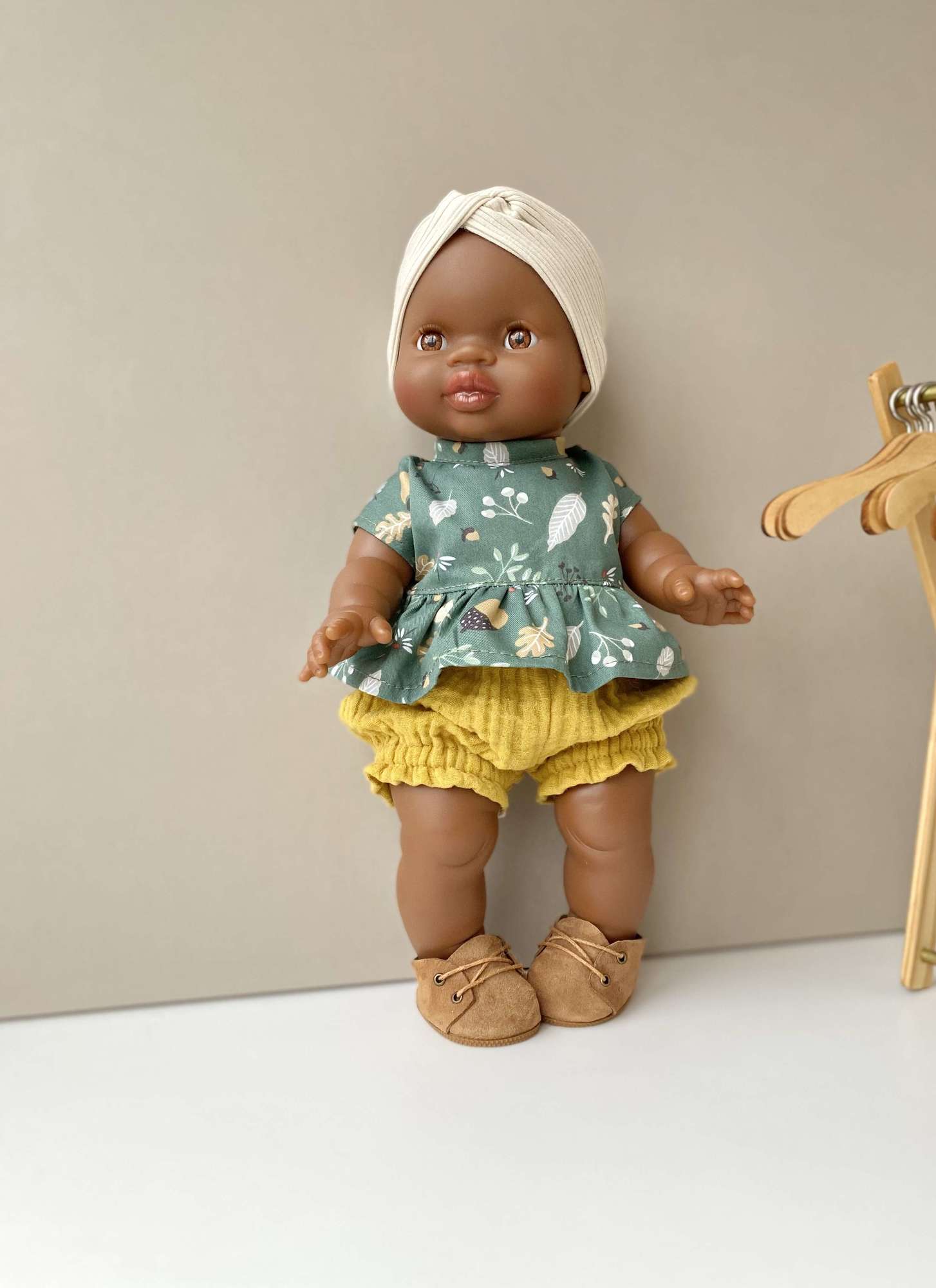 Блузка с принтом "Желуди" + шортики + повязка