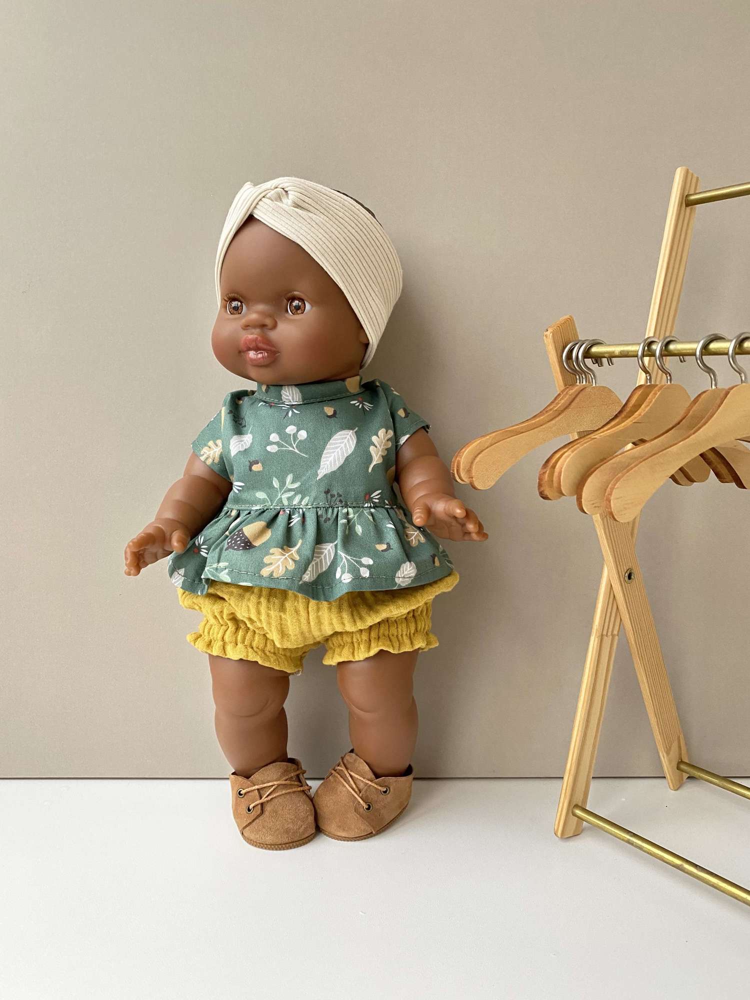 Блузка с принтом "Желуди" + шортики + повязка