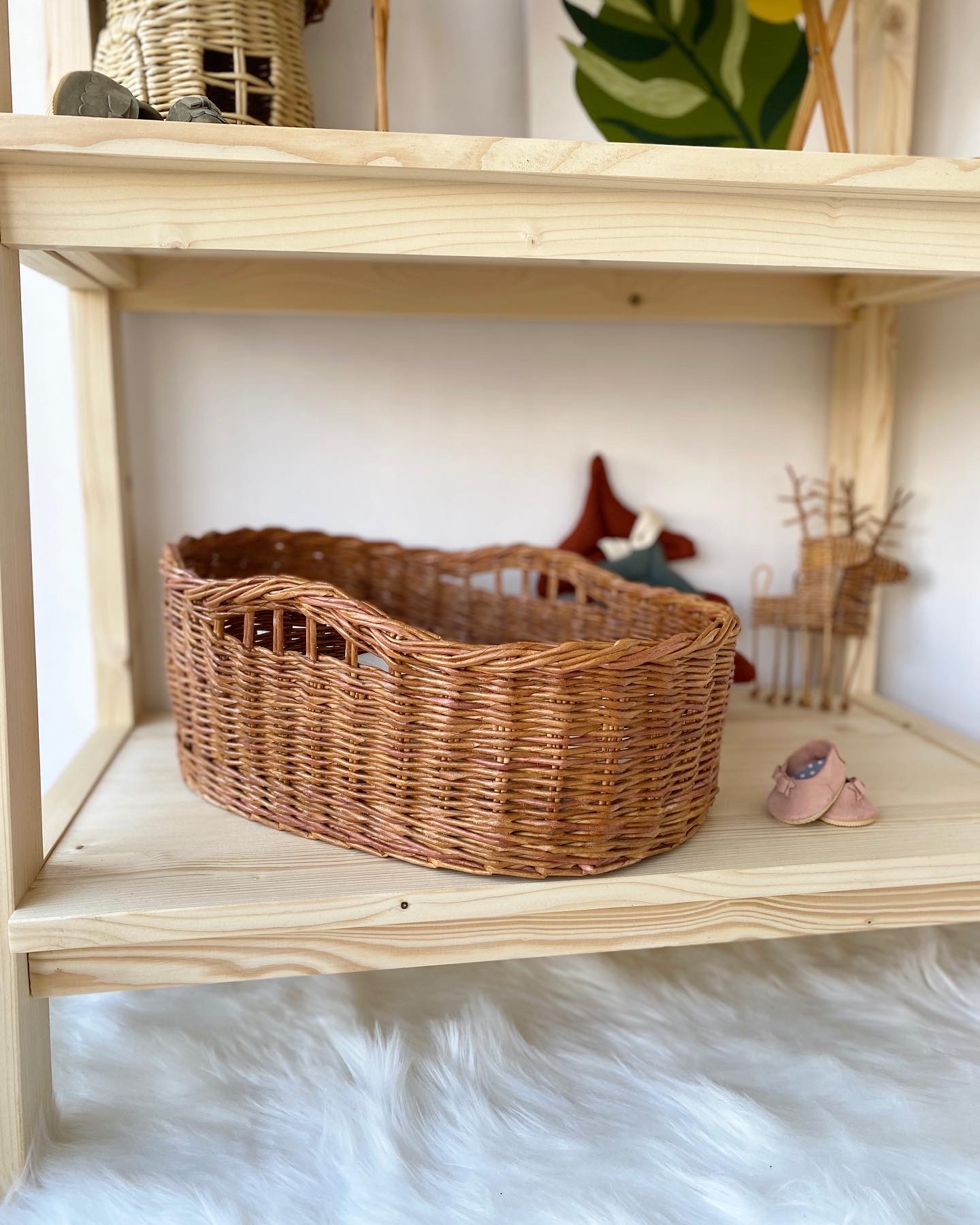 Кроватка плетеная